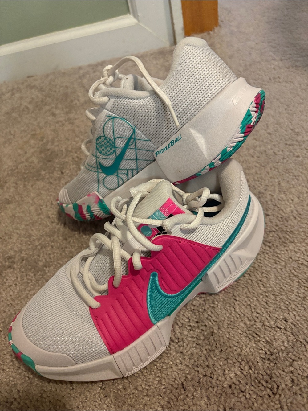 Nike Woman’s White Pink Teal Athletic Sneakers
